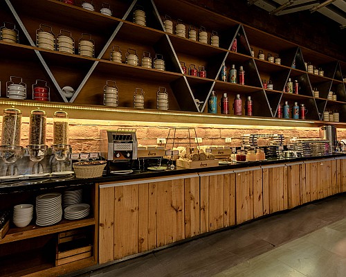 Dara cafe & bistro (M floor)